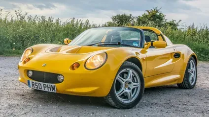 Компактный британский родстер Lotus Elise