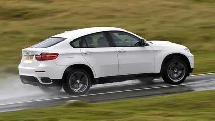 Немецкий купе-кроссовер BMW X6 первого поколения