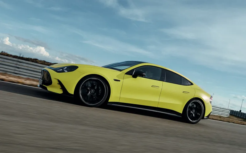 Фантастический звук V8 от AMG GT мощностью 1153 л.с.