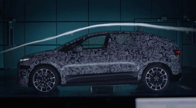 Audi дразнит публику динамичным тизером A2