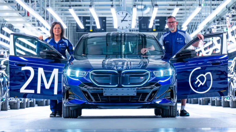 Юбилейный BMW i5 M60 xDrive на конвейере