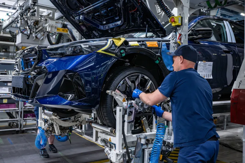 Спад продаж электромобилей BMW в США