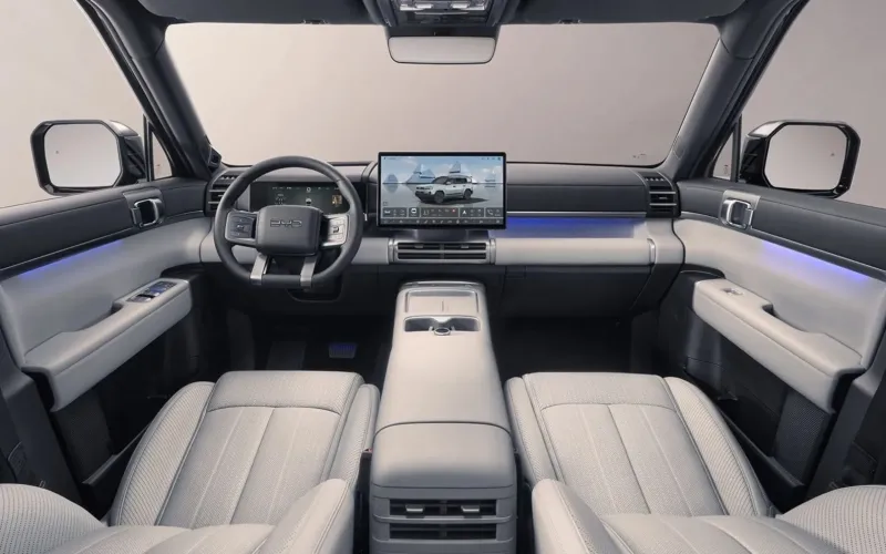 Внедорожник BYD Ti 7, который стоит значительно дешевле своего британского конкурента