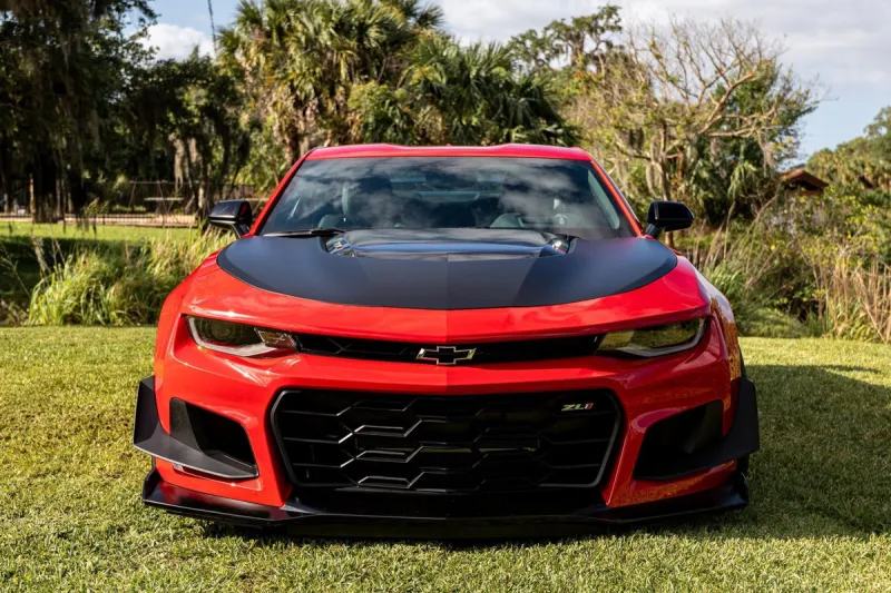 Прокатив 370 миль за два месяца, владелец Camaro заработал на Mustang