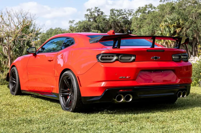 Владелец Camaro проехал 370 миль за два месяца и купил Mustang
