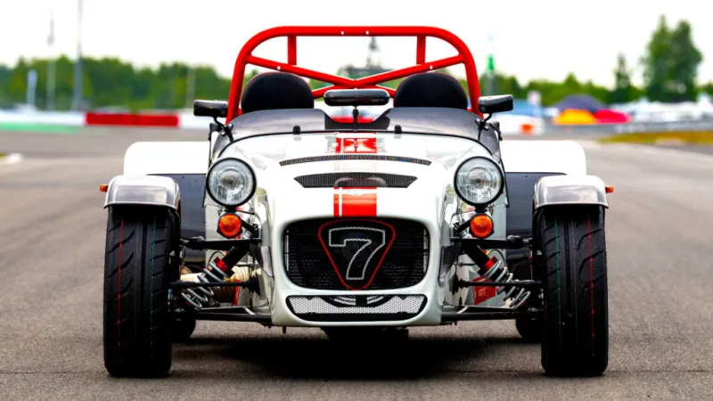 Эксклюзивный Caterham Seven: гоночная легенда за $65 000