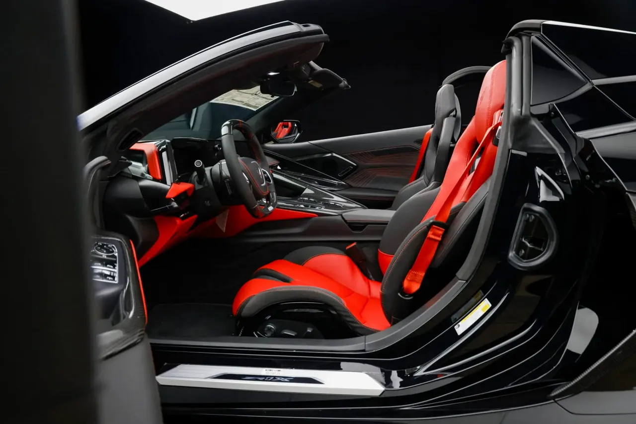 Американский гиперкар Chevrolet Corvette ZR1X с карбоновым обвесом