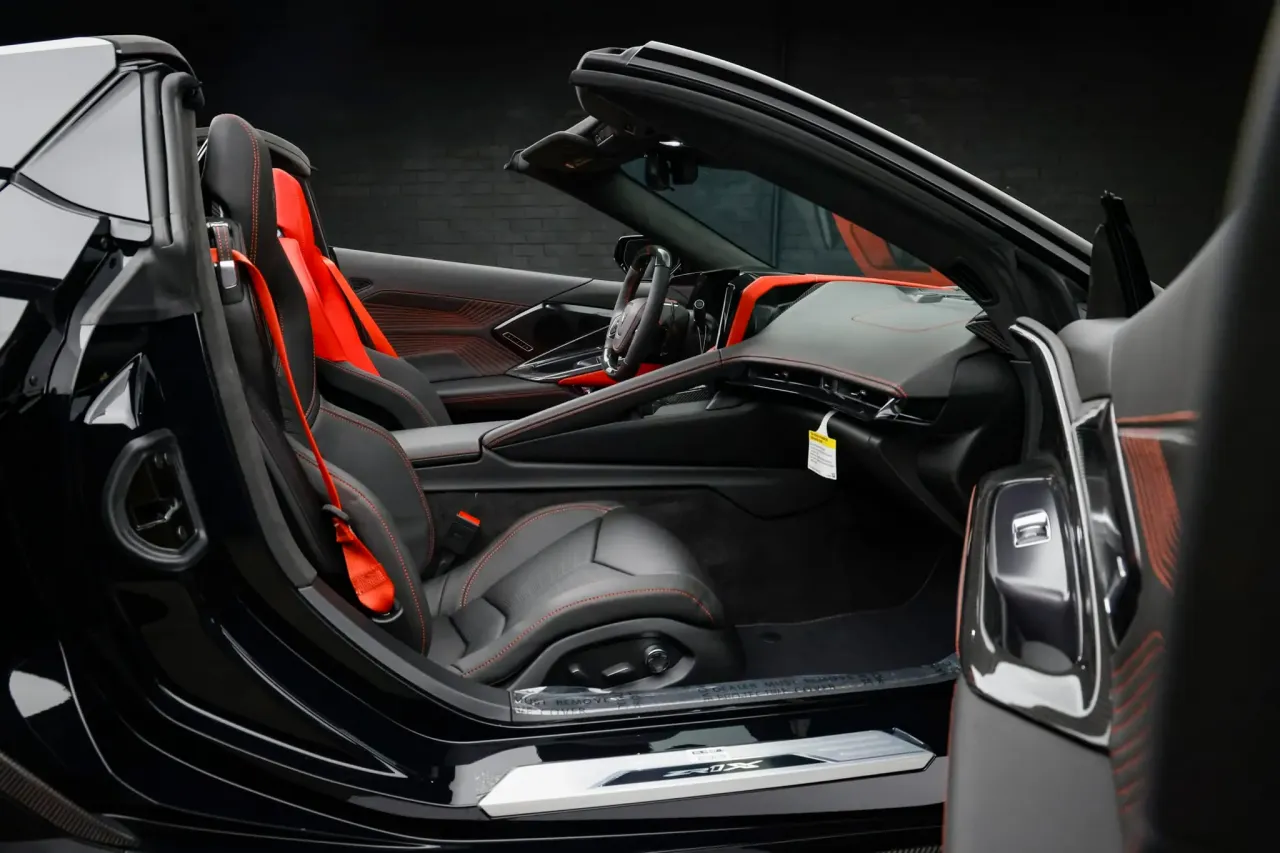 Черный Corvette ZR1X стоимостью более 400 тысяч долларов