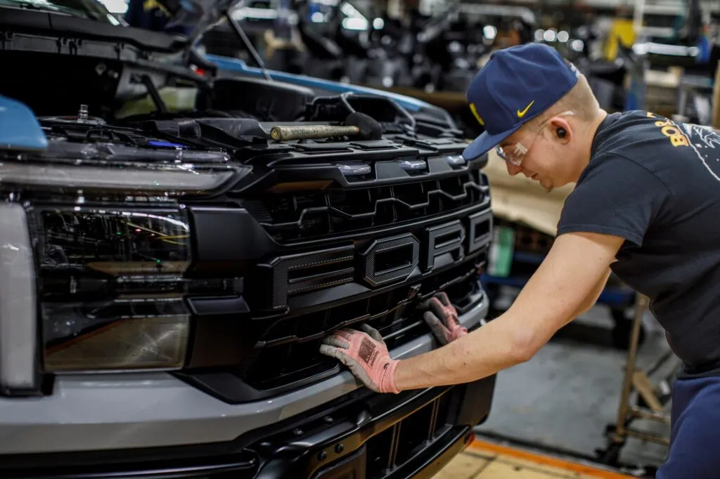 Завод Ford приостановил выпуск популярного пикапа