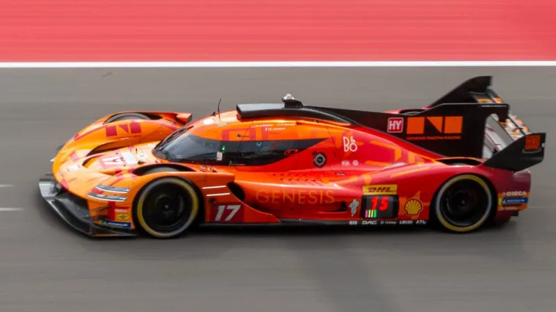Команда Genesis Magma Racing перед стартом гонки Lone Star Le Mans