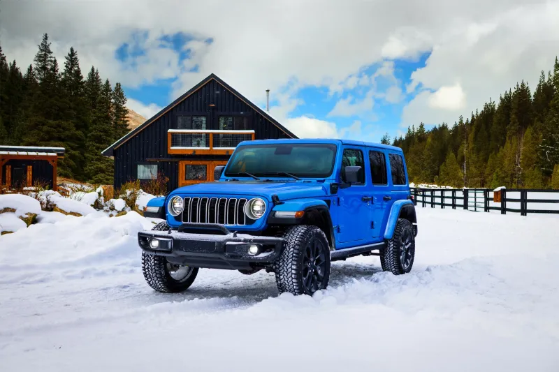 Гибридные Jeep: почему производитель не устранил опасные неисправности