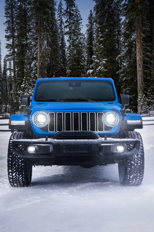 Гибриды Jeep: почему отзывы не решили проблему возгораний
