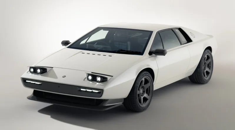 Карбоновая версия Lotus Esprit, вдохновленная фильмами о Бонде, вышла на трек