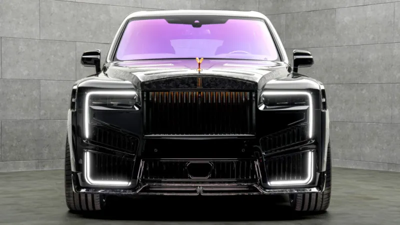 Черный эмблема Spirit of Ecstasy на Cullinan