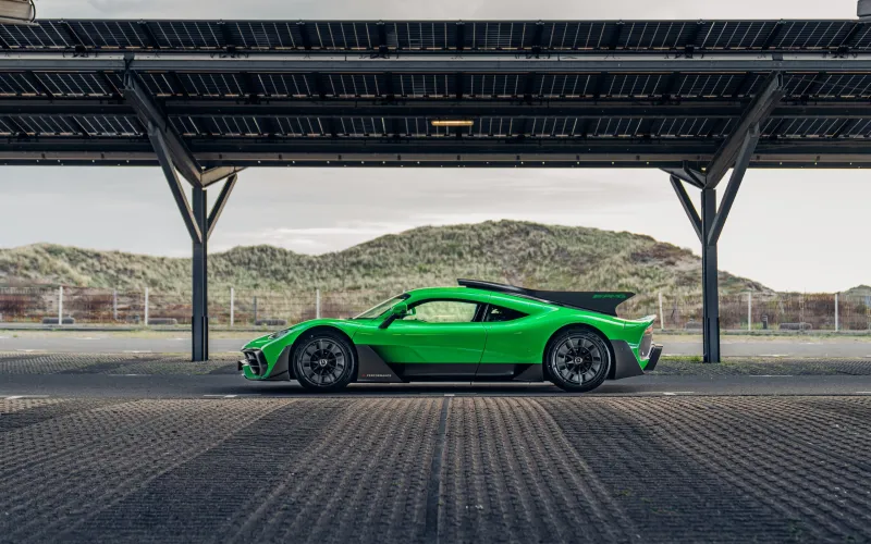 Замена масла в AMG One: почему это дороже, чем в обычном авто