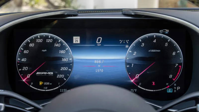 Проблема с цифровыми датчиками затронула 144 000 Mercedes