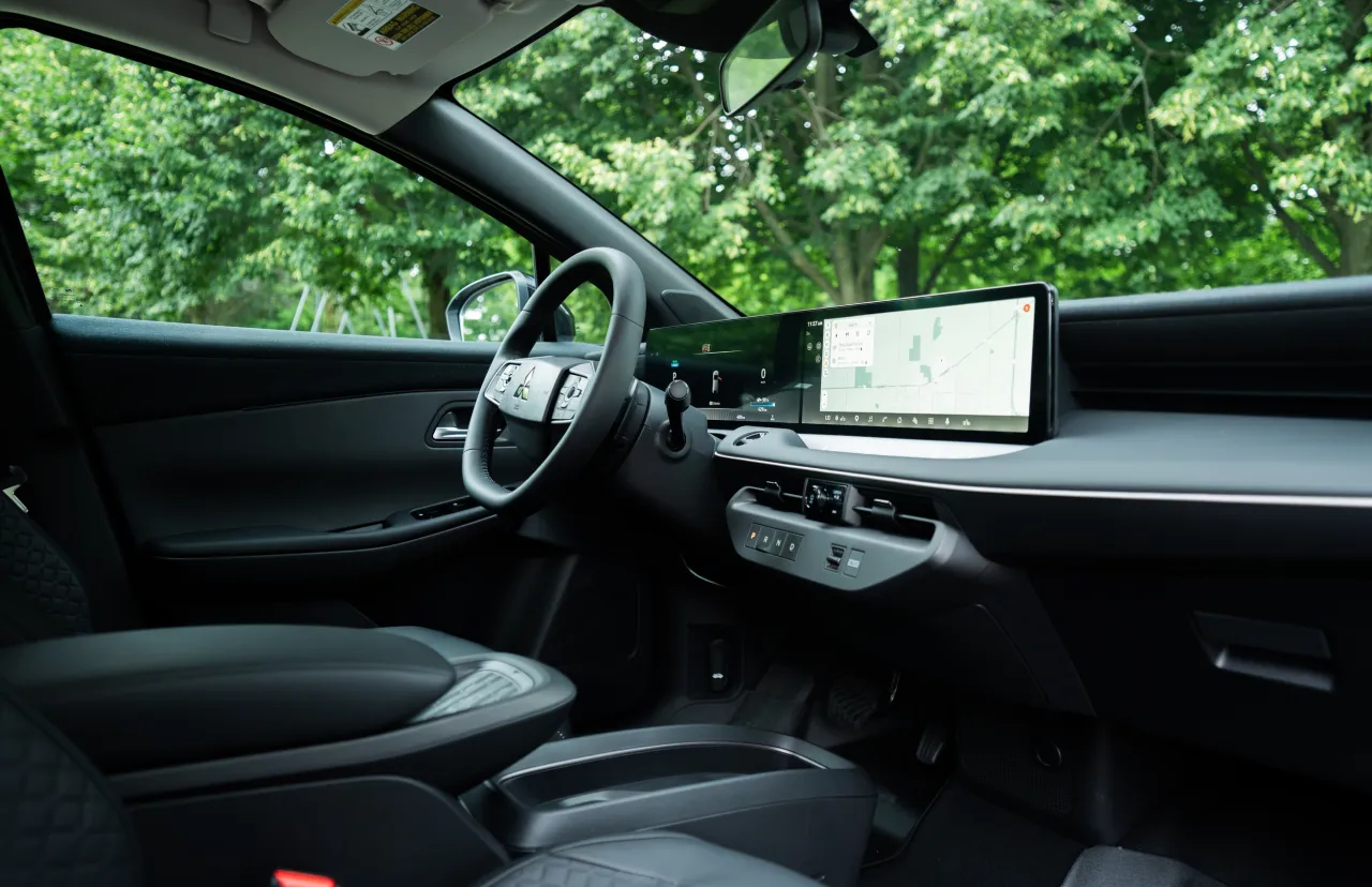 Ценовая политика нового Mitsubishi Eclipse Sportback против Nissan Leaf