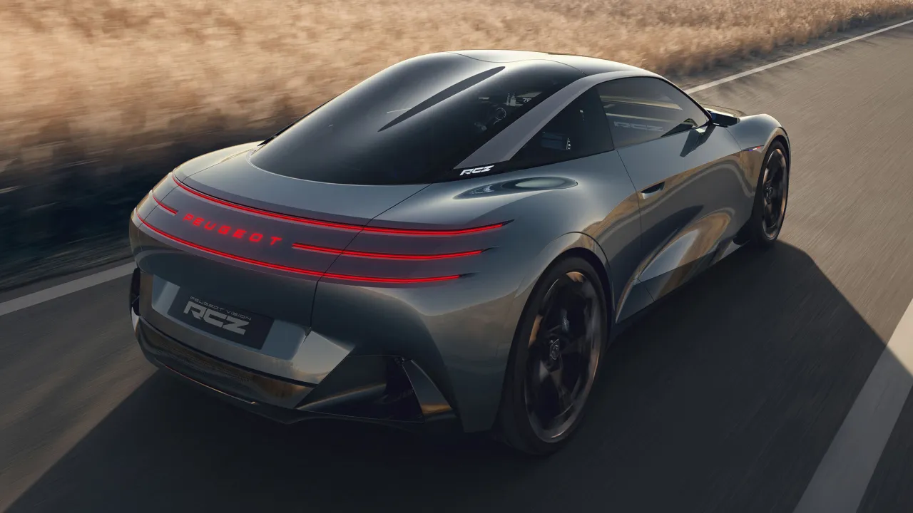 Вид спереди на футуристичный электромобиль Peugeot Vision RCZ