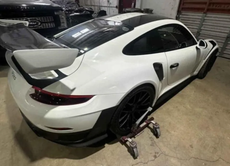 Аукционный Porsche 911 GT2 RS 2018 года с пробегом 25 миль — рекордная цена для модели