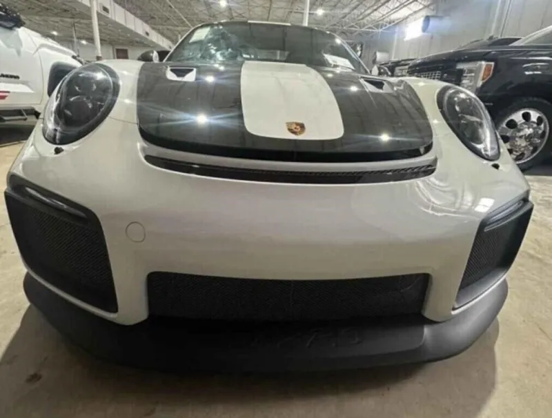Коллекционный Porsche GT2 RS с минимальным износом продан за $710 000 на онлайн-аукционе