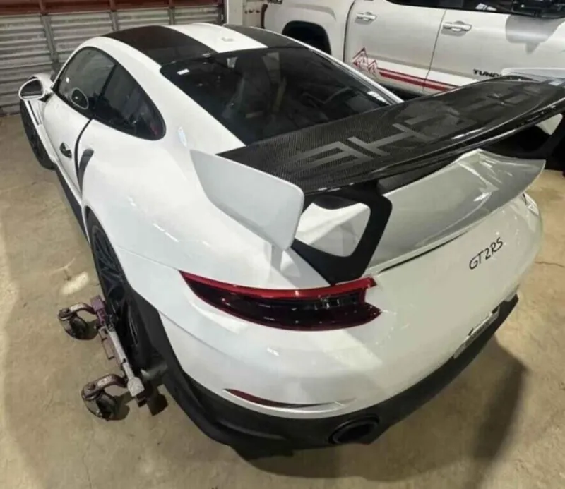 Редчайший Porsche GT2 RS с пробегом 25 миль продан на аукционе HiBid за $710 000