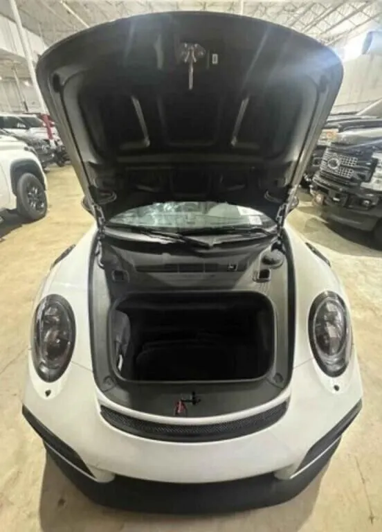 Суперкар Porsche GT2 RS с неисправностью продан на аукционе за $710 000