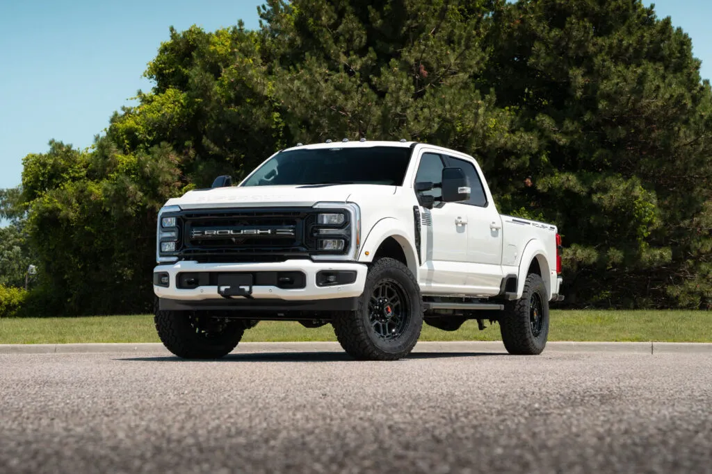 Тяжелый грузовик Ford F-250 с пакетом доработок Roush 2027 года