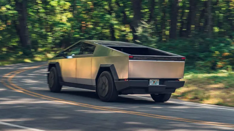 Полноприводный Tesla Cybertruck 2025 модельного года