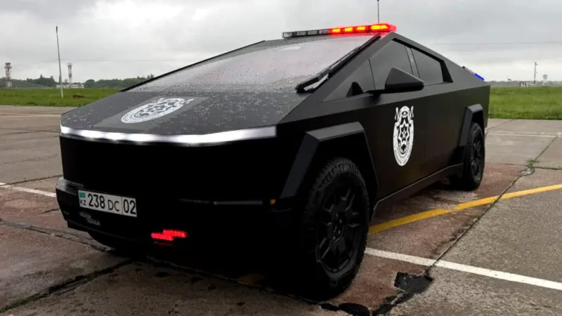 Футуристический пикап Tesla на службе у казахстанских властей