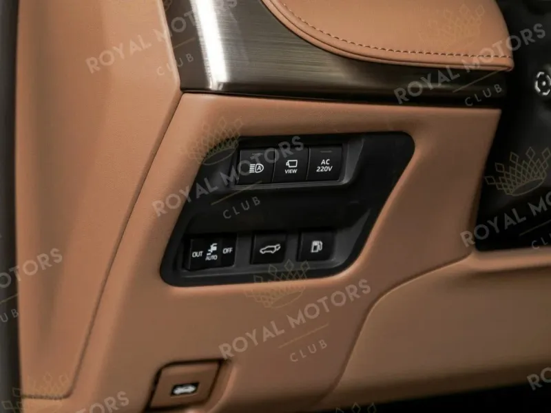 Серый импорт Toyota Century SUV: почему цена в России бьет все рекорды