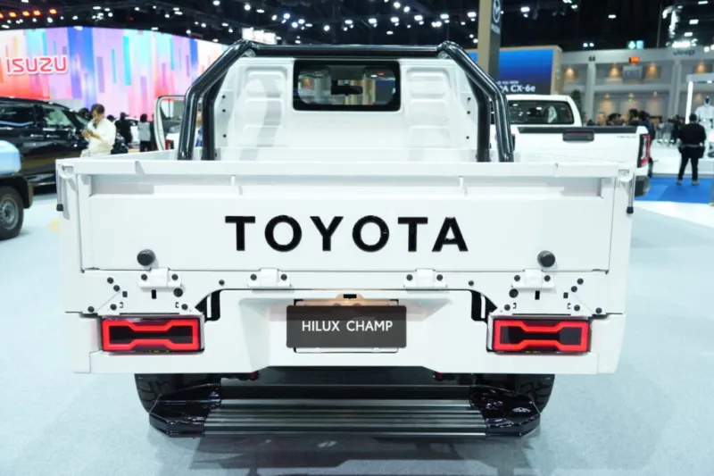 Toyota Hilux Champ: пикап-перевертыш в стиле Brabus
