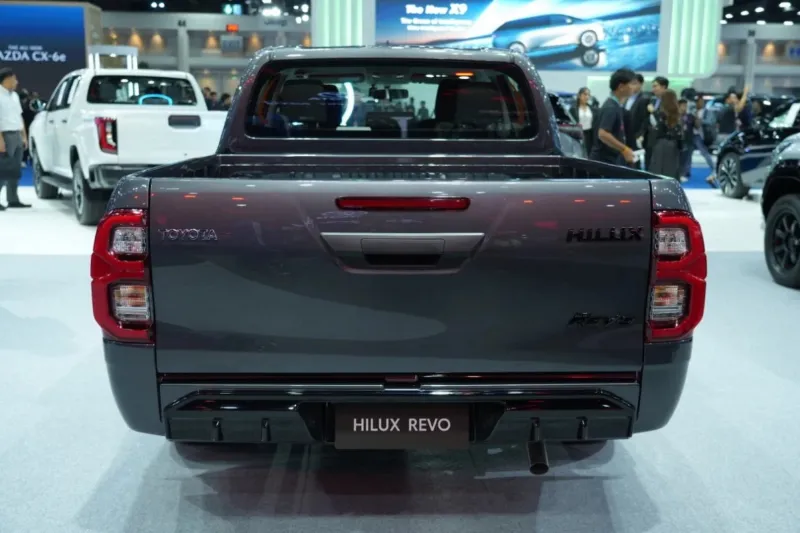 Toyota Hilux Champ: экстремальный образ от Brabus