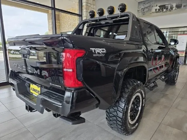 Проект кастомного пикапа Toyota Tacoma по мотивам культовой трилогии