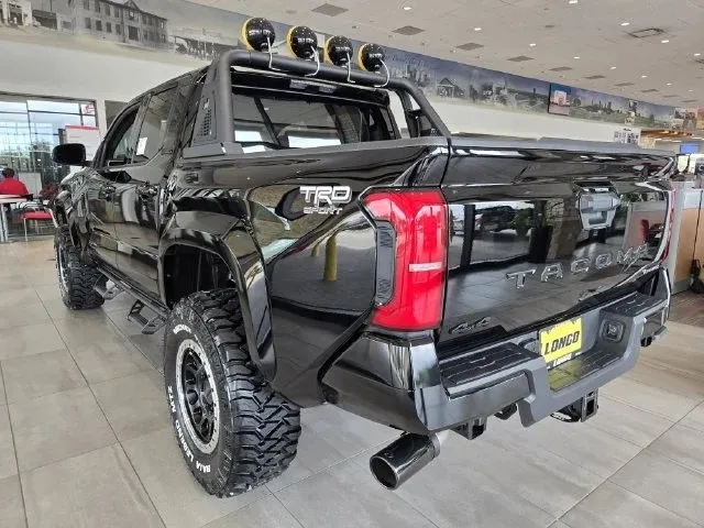 Эксклюзивный внедорожник Toyota Tacoma с внедорожным пакетом доработок