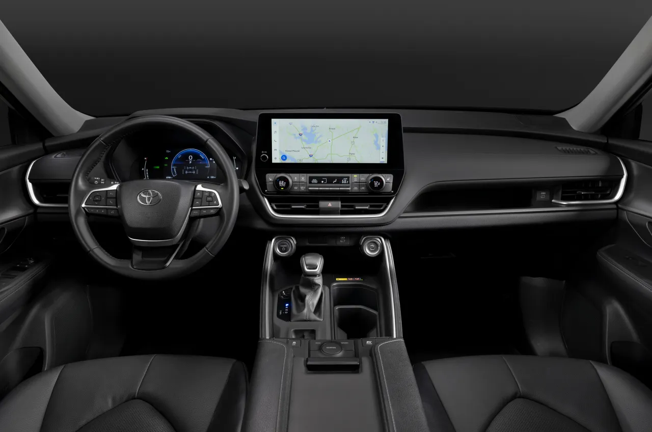 Стильный семейный кроссовер Toyota Grand Highlander 2027 модельного года