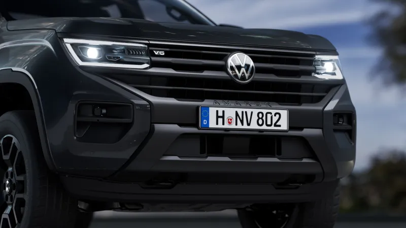 Боковой профиль Volkswagen Amarok Dark Label