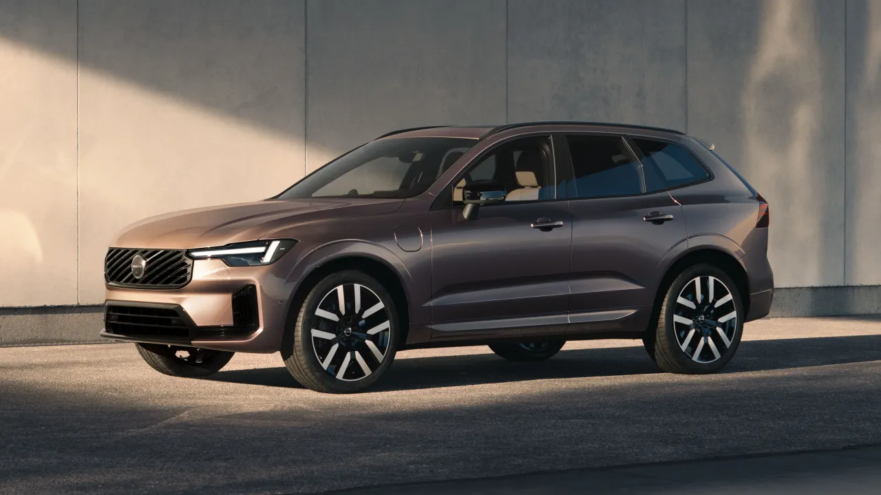 Презентация новых Volvo XC60 и XC90 с увеличенным радиусом действия на электротяге