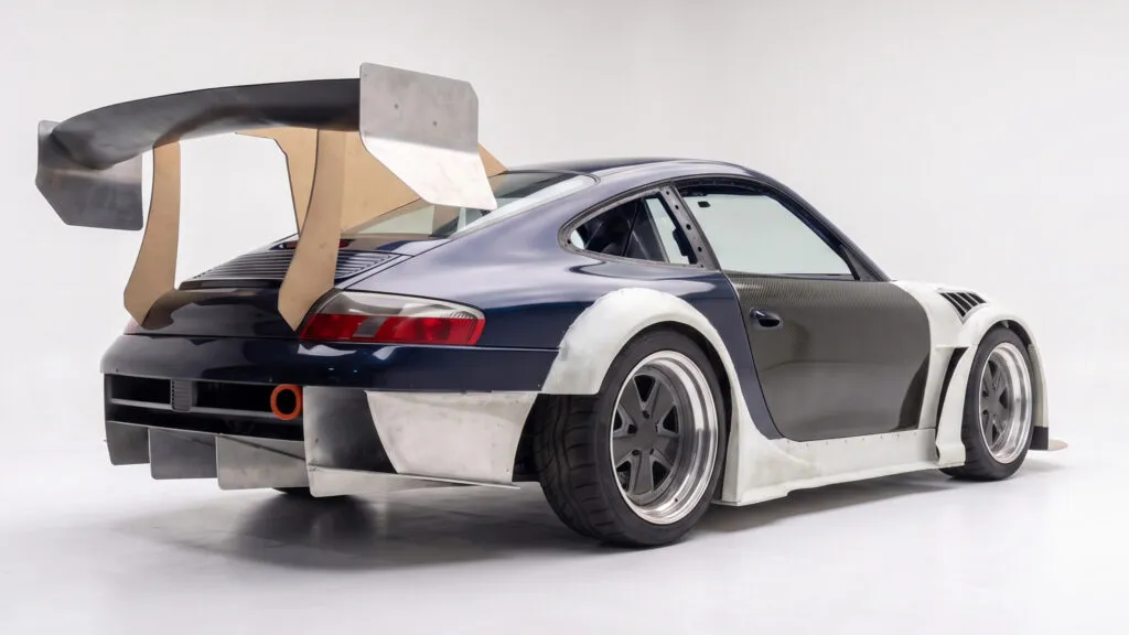 Австралийский enthusiast создаёт Porsche 911 с передним расположением LS V8