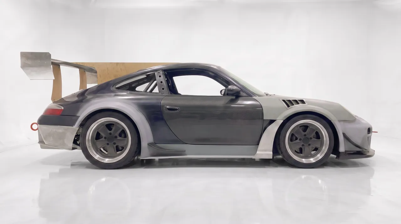 В Австралии строят уникальный переднемоторный Porsche 911 на базе LS