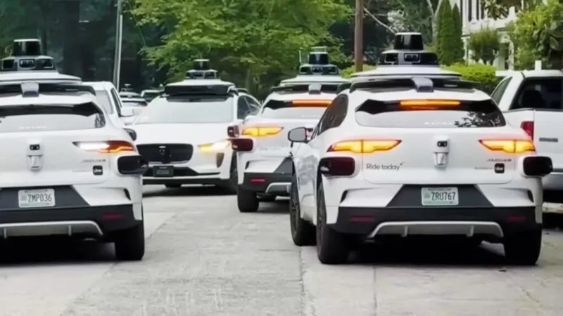 десятки беспилотных такси Waymo заполонили улицы Атланты