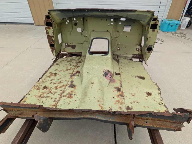 детали аукционной сделки с ржавым Scout II и рамой 1980 года