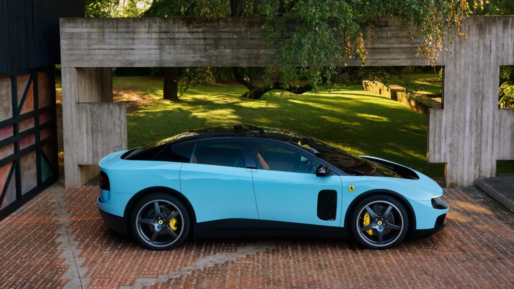 Дискуссионный дизайн нового электрического суперкара Ferrari Luce