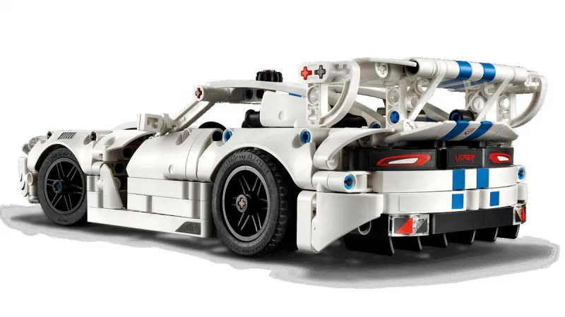 Lego’s $65 Dodge Viper GTS-R Has Ten Little Pistons That Really Pump