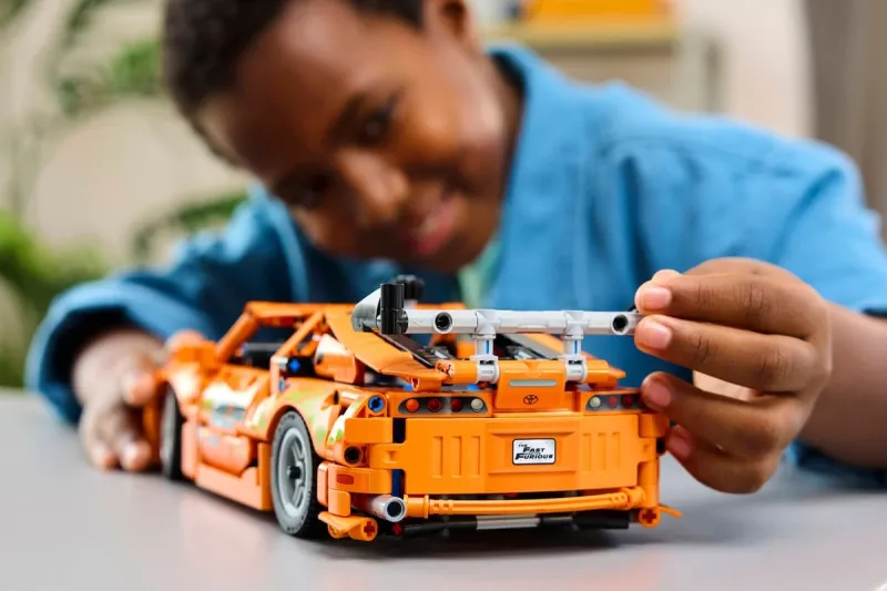 Историческая Toyota Supra из первого «Форсажа» в миниатюре Lego