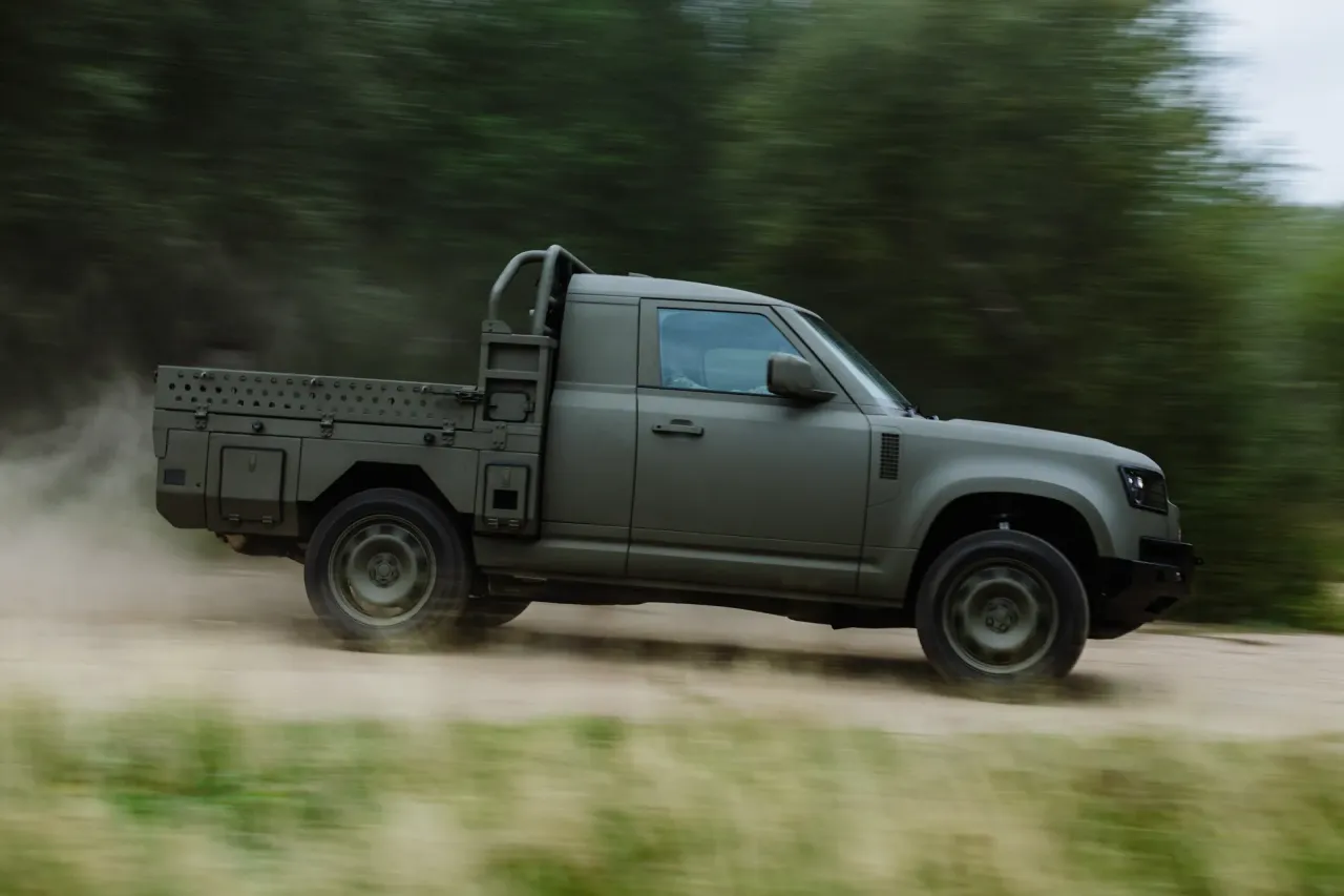 Новые военные версии Land Rover Defender Wolf Series II