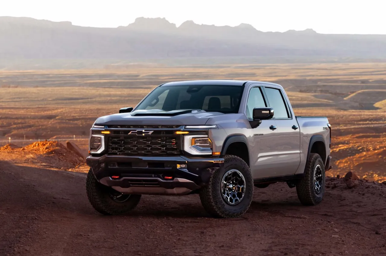 GM’s New Small-Block V8s Turn Everyday Pickups Into Sleepers