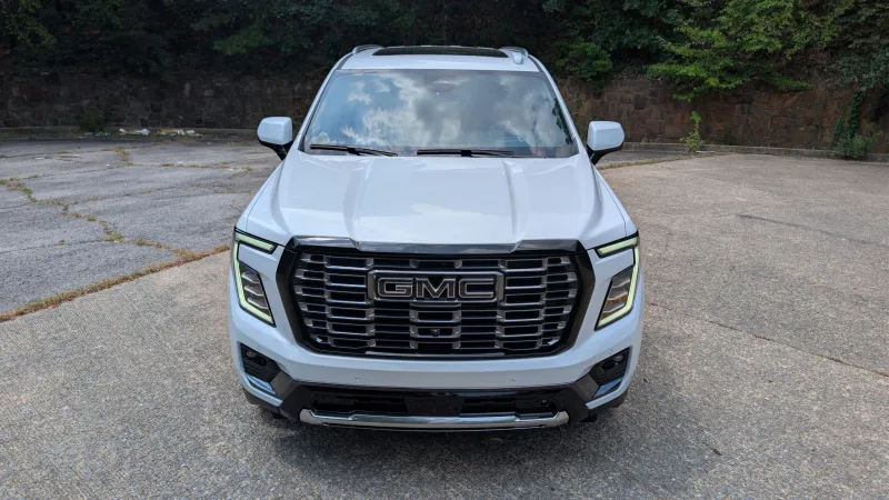 Роскошный интерьер и премиальная отделка салона GMC Yukon