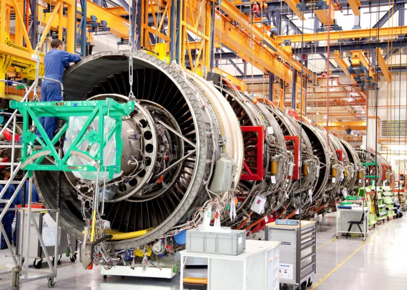 Различие между авиационным подразделением Rolls-Royce и автопроизводителем