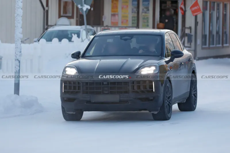 Обновлённый кроссовер Porsche Cayenne продолжает линейку с ДВС