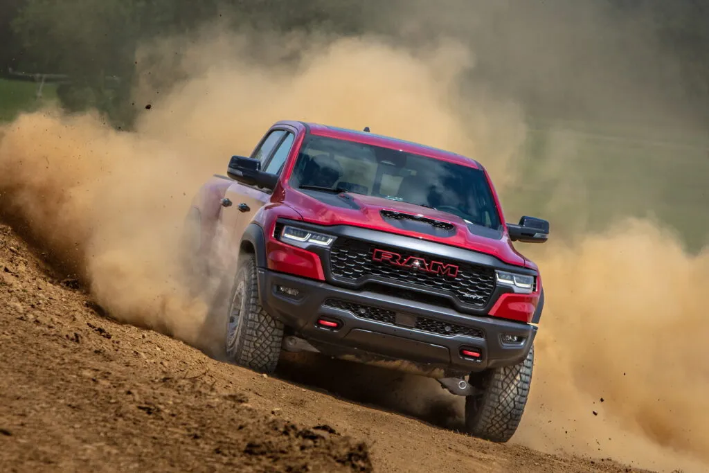 Показатели продаж брендов Jeep, Ram и Dodge за третий квартал